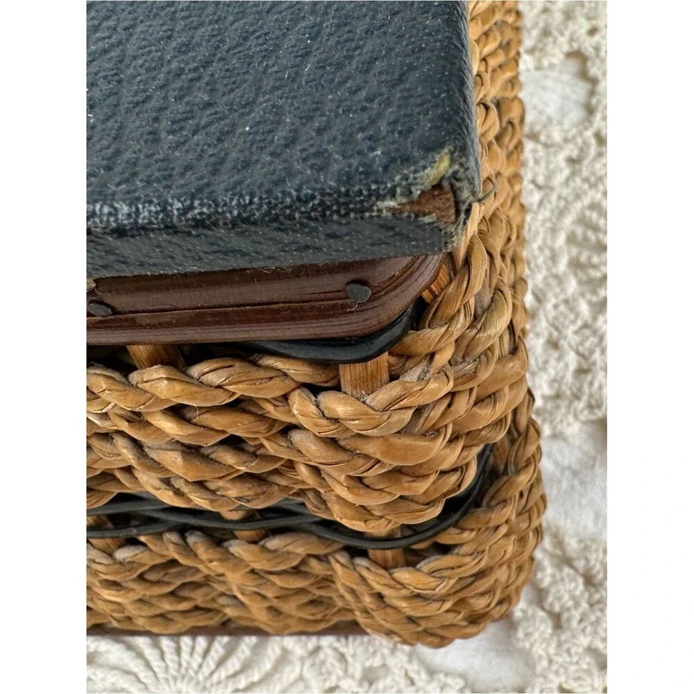 Unbranded charming vintage